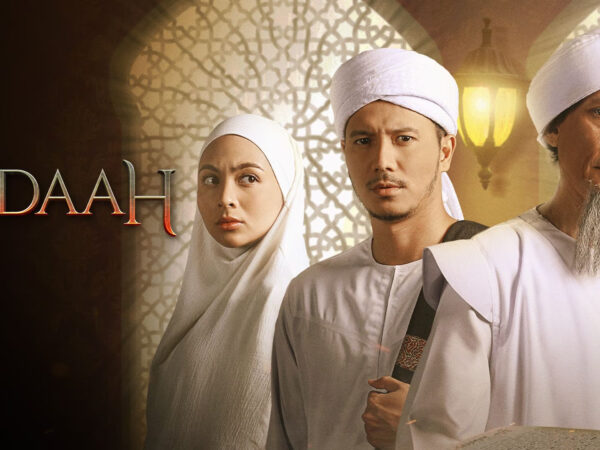 Konsep Tabarruk dan Praktik Kontroversial Meminum Air Bekas Mandi Guru dalam Serial "Bidaah": Perspektif Islam yang Kritis